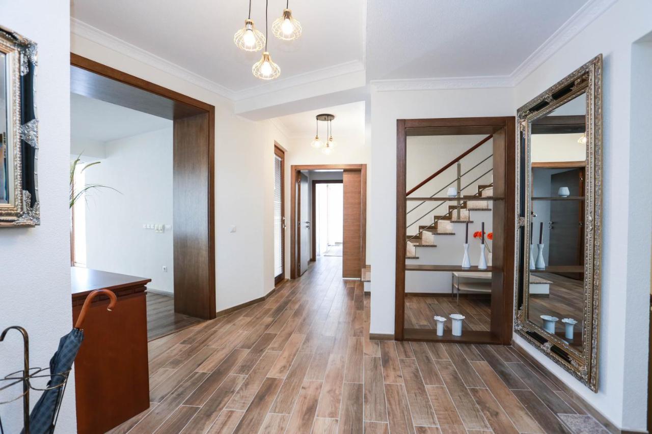 Villa Semiramis Tivat Buitenkant foto