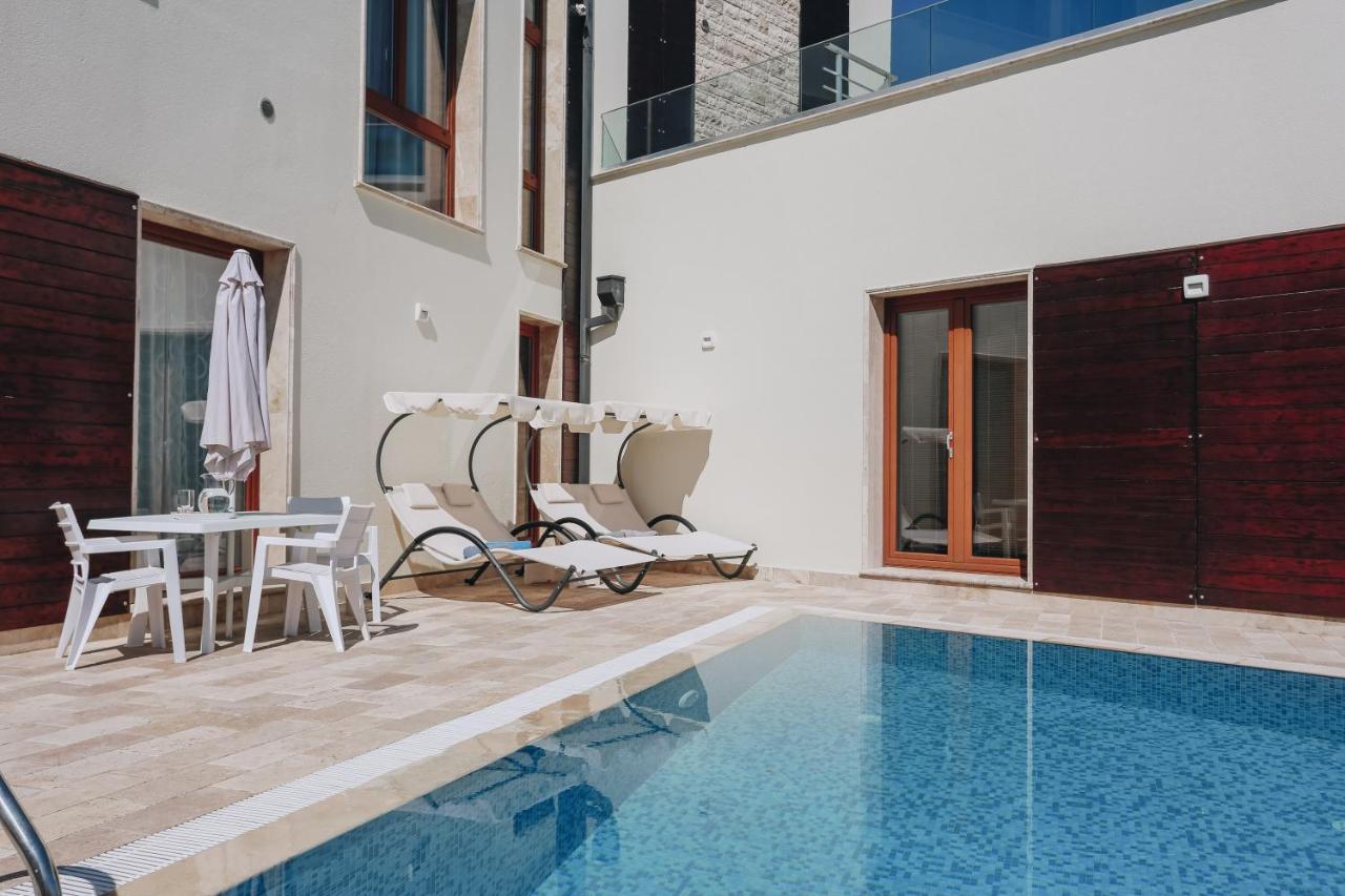 Villa Semiramis Tivat Buitenkant foto