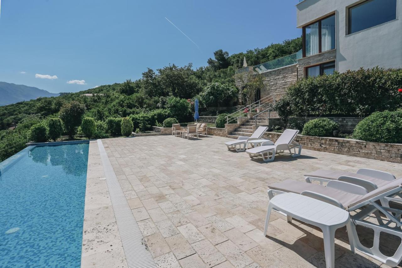 Villa Semiramis Tivat Buitenkant foto