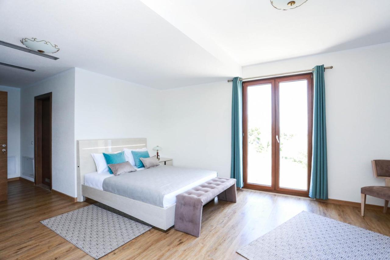Villa Semiramis Tivat Buitenkant foto