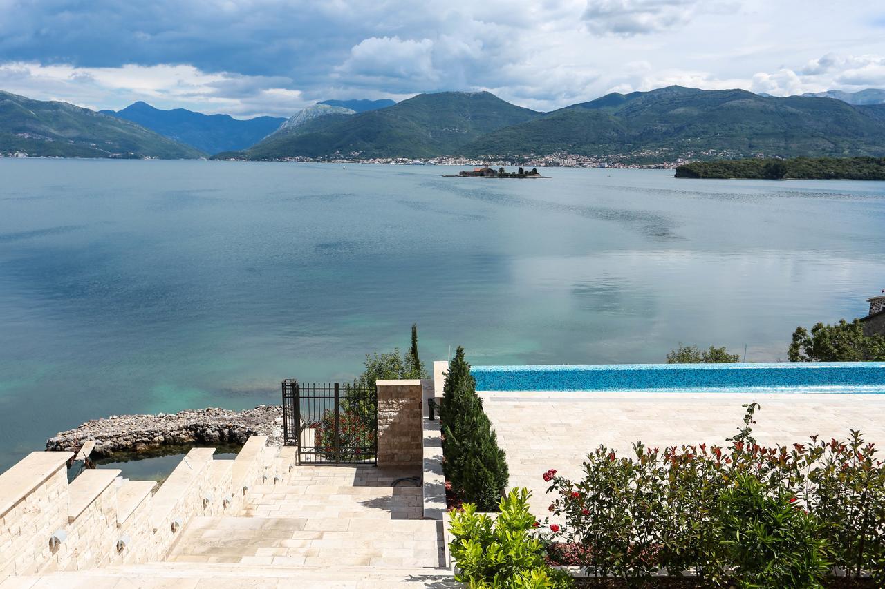 Villa Semiramis Tivat Buitenkant foto